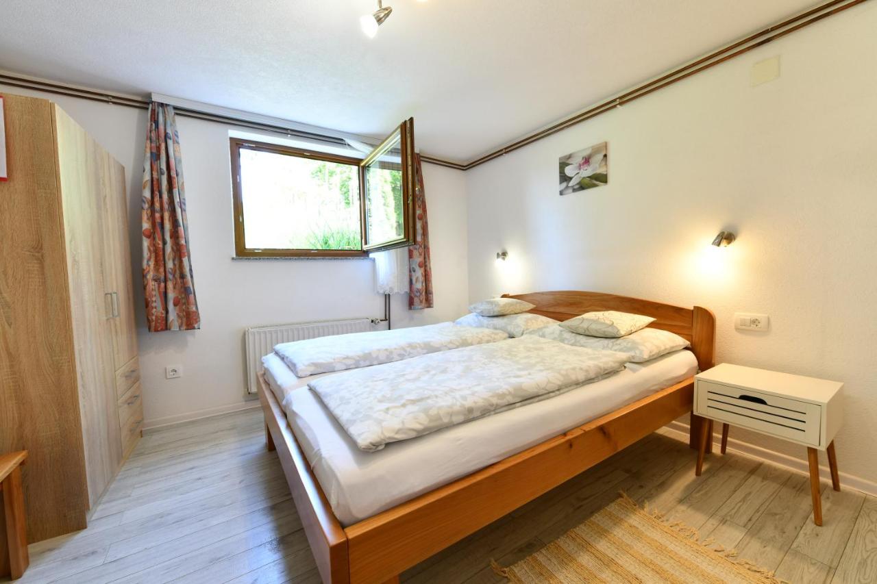 Apartment And Rooms Ivancica Selište Drežničko Kültér fotó